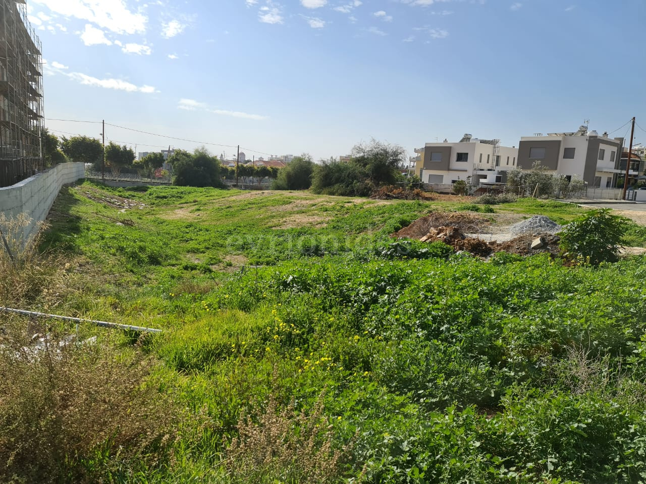 Large plot of land in Agia Fyla area