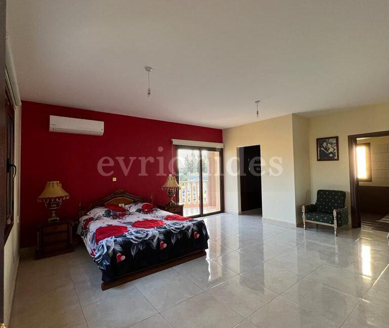 Evgenios Vrionides Real Estate Ltd 4 Bedroom Villa In Kato Polemidia 57