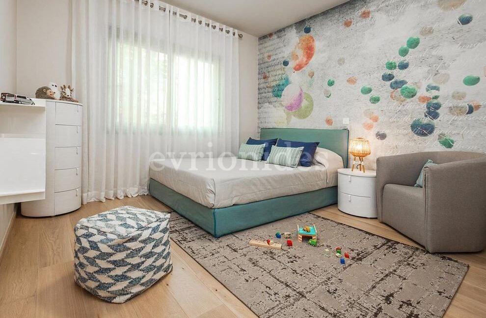 Evgenios Vrionides Real Estate Ltd 5 Bedroom Modern Villa Agios Tychonas Limassol 02