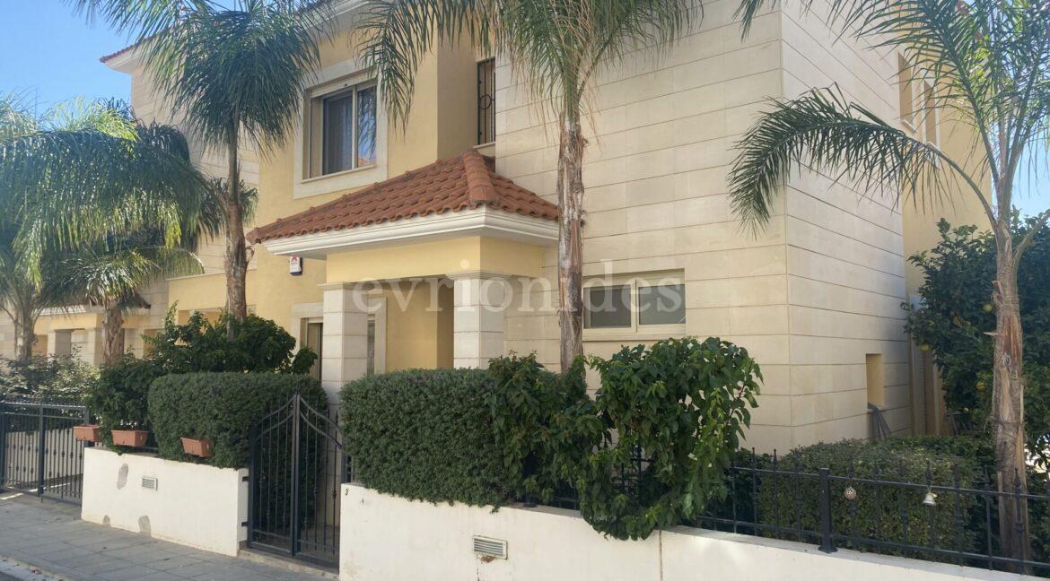 Evgenios Vrionides Real Estate Ltd Three Bedroom Villa With Swimming Pool In Mouttagiaka 03
