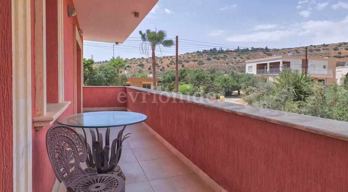 Evgenios Vrionides Real Estate Ltd 4 Bedroom Villa In Agios Tychonas 06