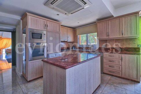 Evgenios Vrionides Real Estate Ltd 4 Bedroom Villa In Agios Tychonas 27