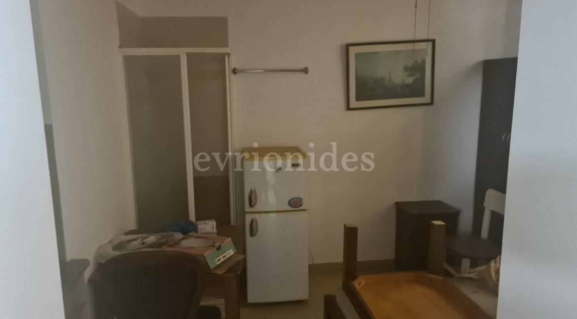 Evgenios Vrionides Real Estate Ltd 4 Bedroom Small House In Town Center 100 Meters From The Sea 05