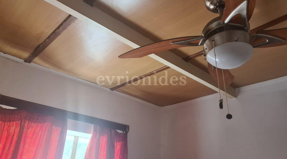 Evgenios Vrionides Real Estate Ltd 4 Bedroom Small House In Town Center 100 Meters From The Sea 06