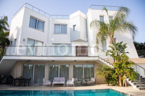 Evgenios Vrionides Real Estate Ltd Luxury 5 Bedroom Villa In Agios Tychonas 16