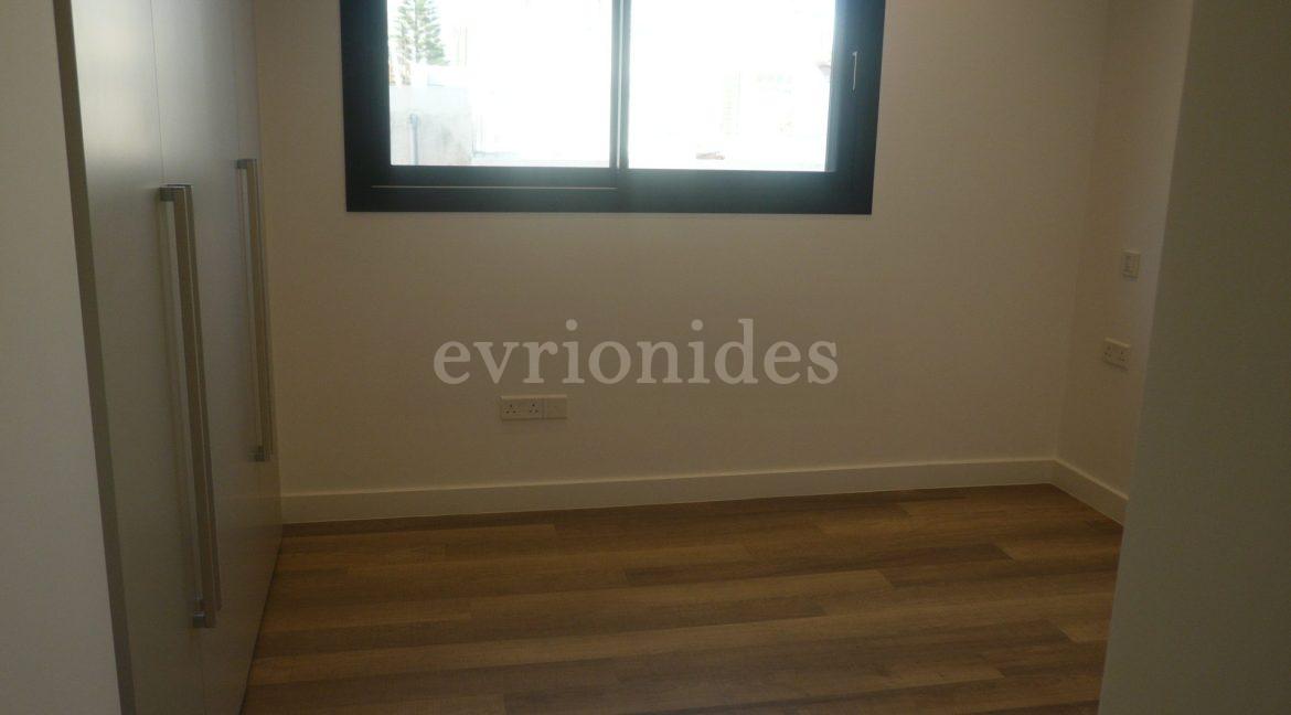 Evgenios Vrionides Real Estate Ltd 3 Bedroom Apartment In City Center 05
