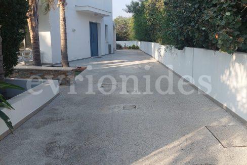 Evgenios Vrionides Real Estate Ltd 5 Bedroom Luxury Villa In Governors Beach 11
